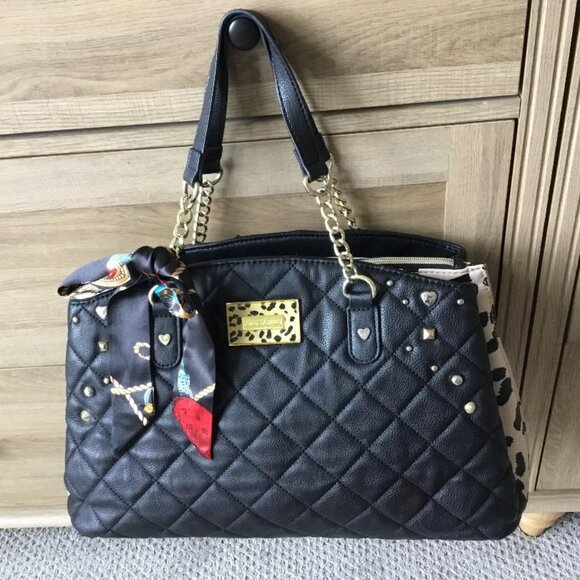 Betsey Johnson Peekaboo Leopard Shoulder Bag Black Quilt Gold Hardware Snap Clos - Picture 1 of 11